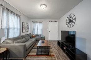 *Derby City Sanctuary- 4 bed 2 bath renovated home - Image 2