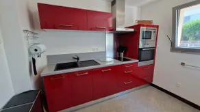 Bright 74 m² beachfront 2 bedroom - Image 5