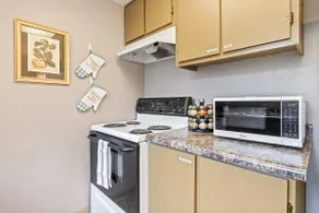Combined 3BR/3BA in Citrus Heights | Free Parking - Image 3