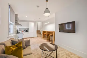 Two Bed Apartment in Reading - Image 4