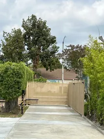 *NO Booking FEE*Private back house King bd/Parking - Image 5