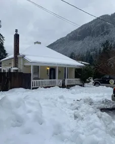 Cozy Index Cottage*Close To Hiking* - Image 2