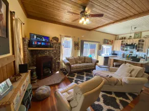 Cozy Index Cottage*Close To Hiking* - Image 3