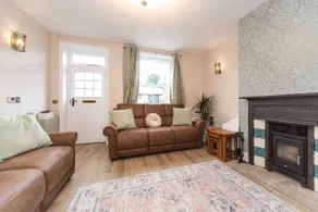 The Bell Chime, renovated 3 bedroom cottage in Matlock - Image 4
