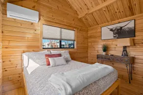 Monument Log Cabin - Image 4