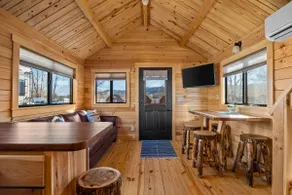 Monument Log Cabin - Image 5