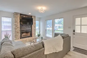 Lamplight Village Modern 2bd/2br - Image 4