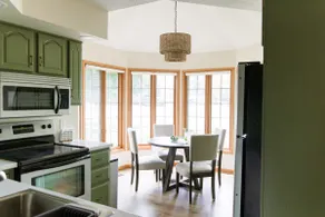 Warm, inviting home in the heart of Pella - Image 4