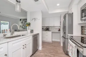 Davis Islands Life! Townhome - Image 4