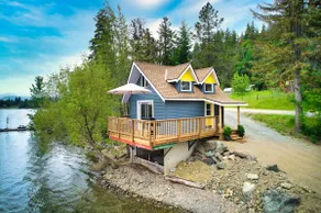 Shuswap Lake Sunnyside Cottage - Image 3