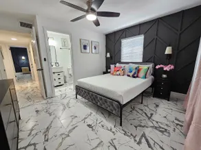 Stylish Duplex walkTO Lake Eola Orlando. Sleeps 8 - Image 4