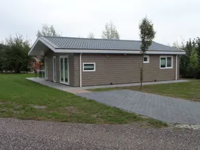 Elegance Chalet 5-person in the Peel - Image 2