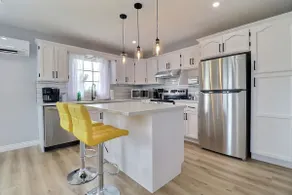 King Bed, AC, W+D, Near: Waterpark, DT, Winery - Image 3