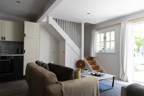 Cosy family holiday home with garden & parking - Image 2