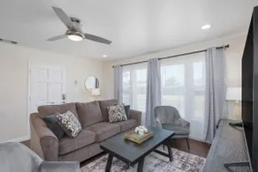 Spacious & Clean 2B/1Bth w Great Access to Airport - Image 5