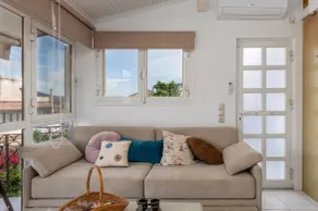 Superb downtown flat with sea-view - Image 4