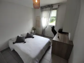 Comfortable apartment with pool - Image 5