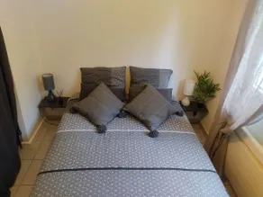 Comfortable apartment with pool - Image 3