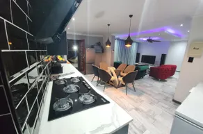 Jo's Eden - Image 3