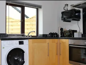 The Snug At Kingfisher Cottage - Image 3