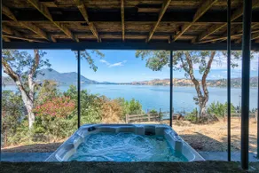 Hottest Property on the Lake! Views Forest Private - Image 4