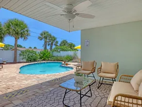 Pool/Pet Friendly/5 minute walk to Beach entrance - Image 4