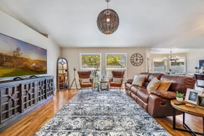 Near St. Luke’s, 4 BR, 3 car garage - Image 2
