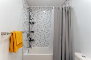 Centrally located 4BR, 2B Home - Image 5