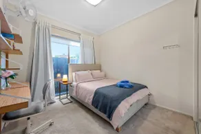 Open Plan! 3 Bedroom House - Taringa - Image 5
