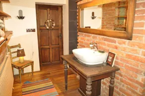Country house , artistic atelier - Image 3