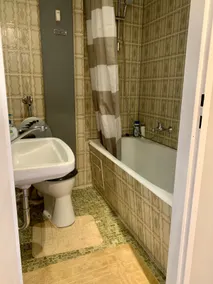 Private Room, Bath & Entrance (no kitchen) - Image 4