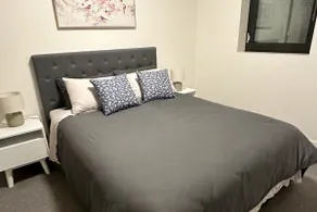 Convenient Ivanhoe! - Image 3