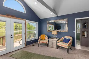 Perfect Lakeside Cottage - Image 2
