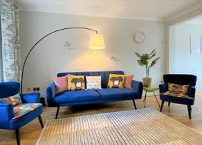 Redhill Town Centre House, easy commute to London! - Image 3