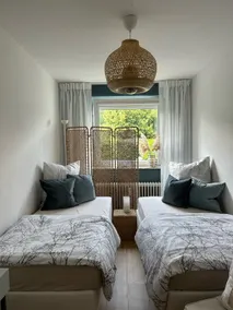 Living by the castle - Image 3