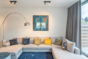Modern & Spacious House - Image 2