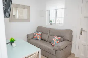 Beachside apartment - Image 3