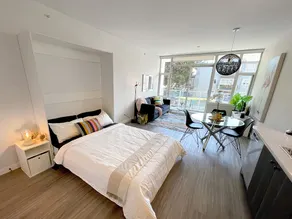 Entire apartment + parking in pleasant Mount Pleasant - Image 2