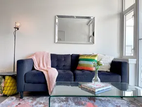 Entire apartment + parking in pleasant Mount Pleasant - Image 3