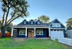 Downtown Tomball Cottage, Sleeps 12 - Image 2
