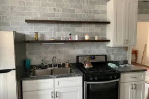 Downtown 3BR | Free Parking & Spacious Stay - Image 3