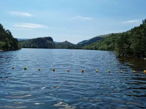 Fishing, outdoor activities and swimming. Cottage by mountain lake. - Image 3