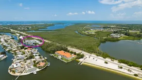 Waterfront Beach Condo 5 min to AMI + Boat Dock - Image 4
