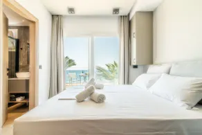 Lux Penthouse Seaside Suite (3rd) - Image 2