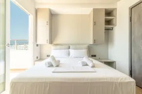 Lux Penthouse Seaside Suite (3rd) - Image 5