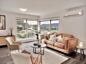 Sunny Hobart home: mountain & water views - Image 2
