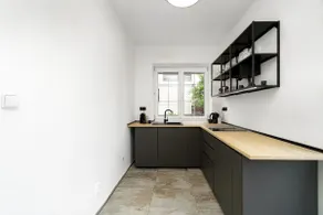 Apartment with terrace, garden, barbecue and parking - Image 4