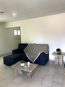 Spacious 1st-floor home with balcony | 10 guests - Image 4