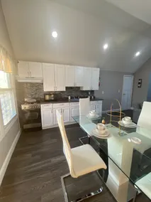 Stylish 3rd-Floor Hideaway – Perfect for Couples - Image 3