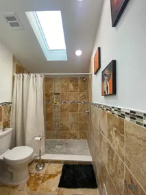 Stylish 3rd-Floor Hideaway – Perfect for Couples - Image 3